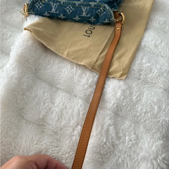 Louis Vuitton Denim Mini Pleaty - Picture 14 of 16